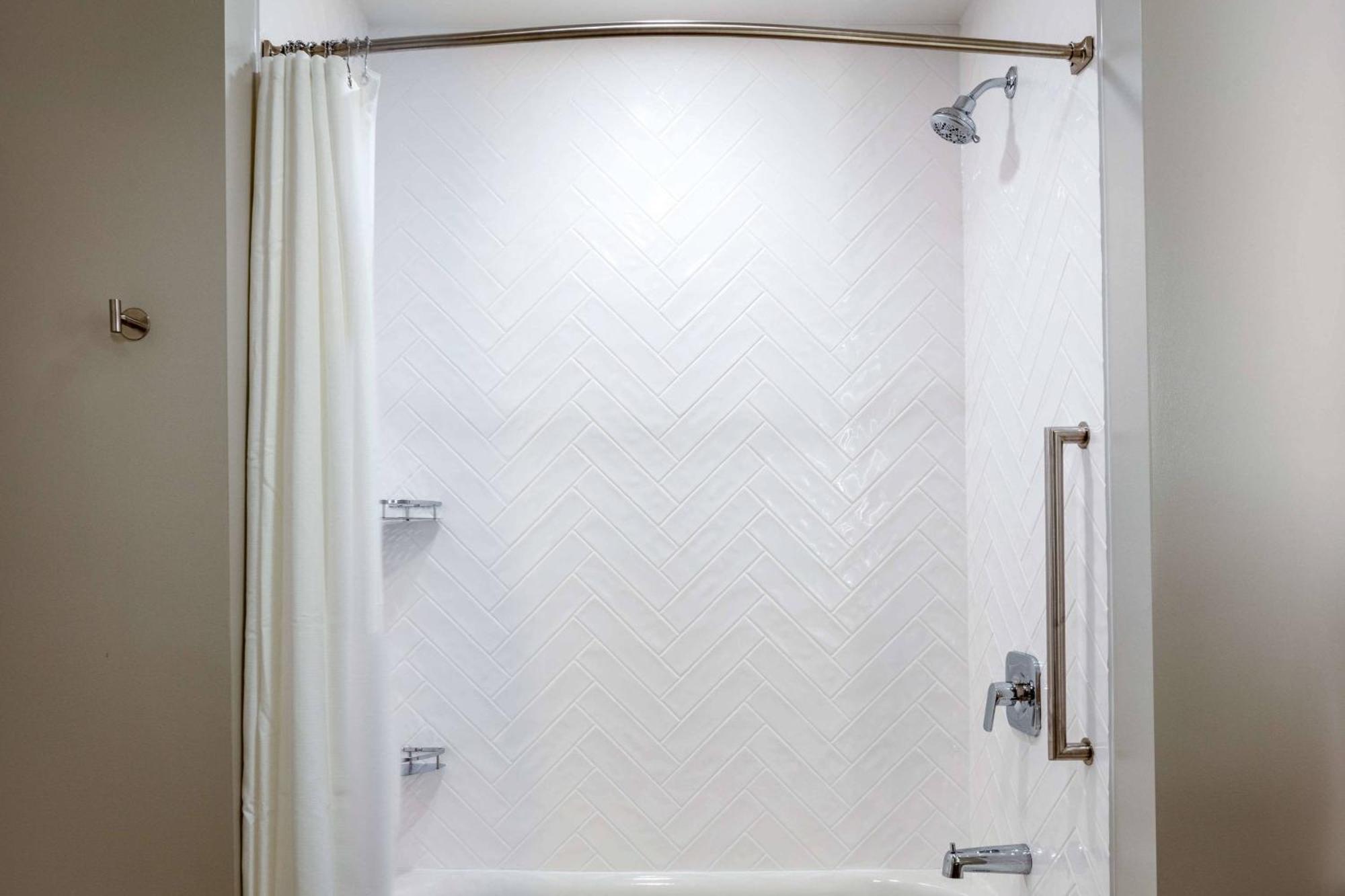 Towneplace Suites By Marriott Milwaukee West Bend Exteriér fotografie