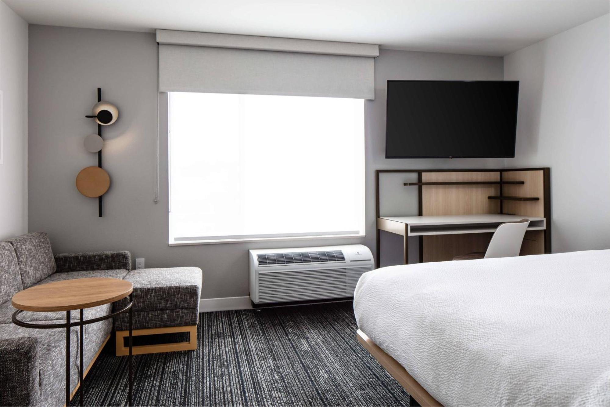 Towneplace Suites By Marriott Milwaukee West Bend Exteriér fotografie