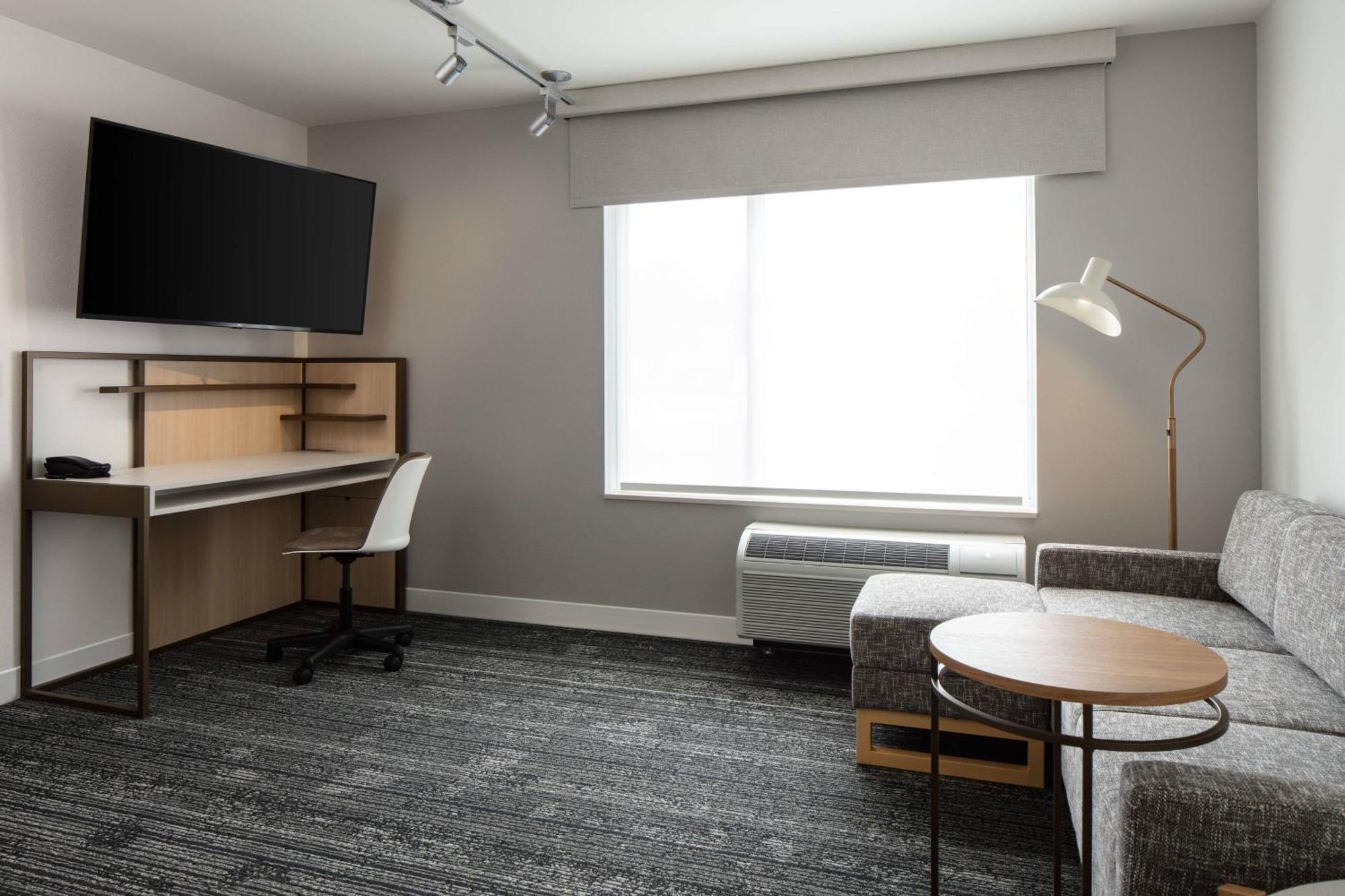 Towneplace Suites By Marriott Milwaukee West Bend Exteriér fotografie