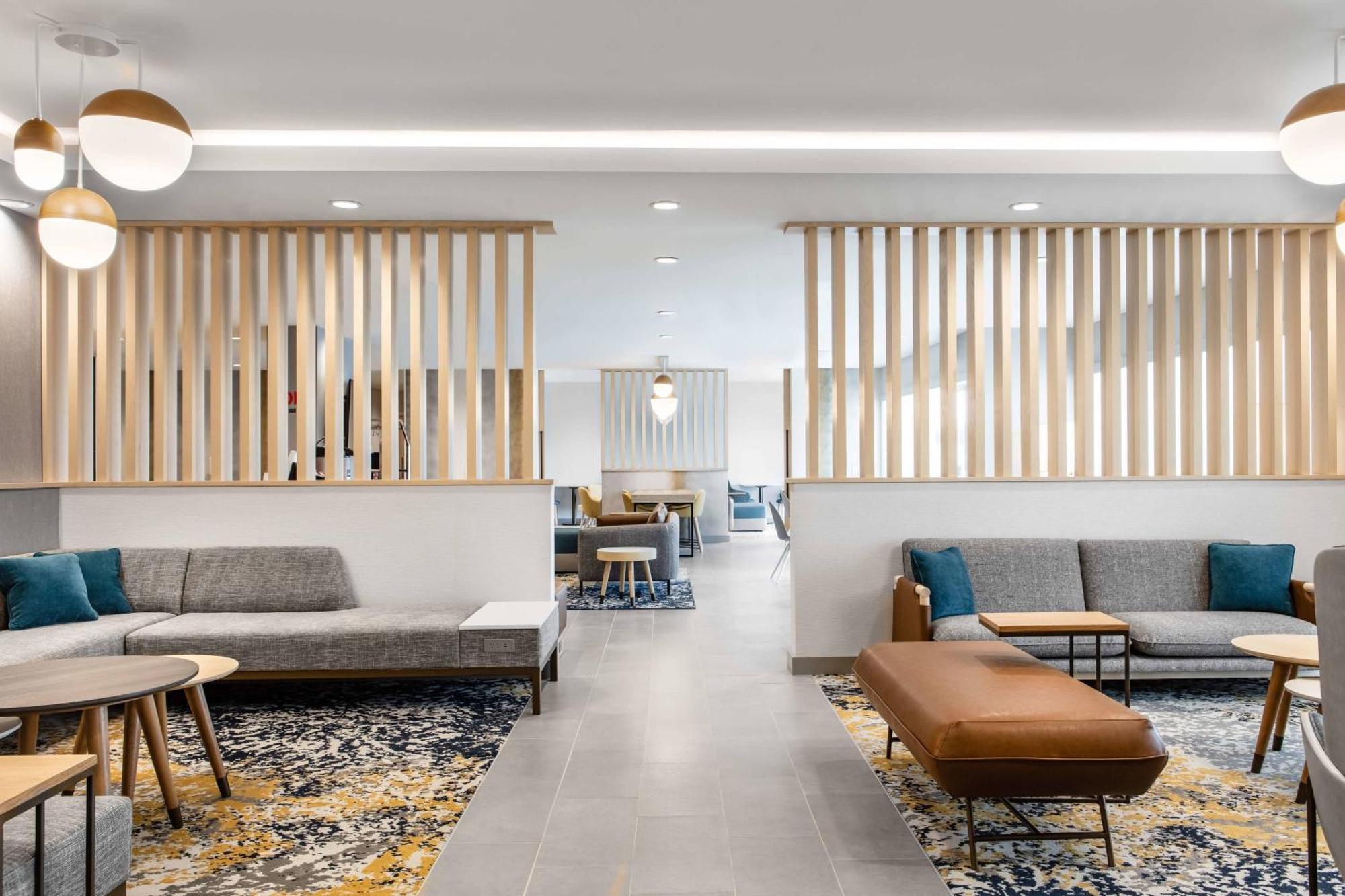 Towneplace Suites By Marriott Milwaukee West Bend Exteriér fotografie